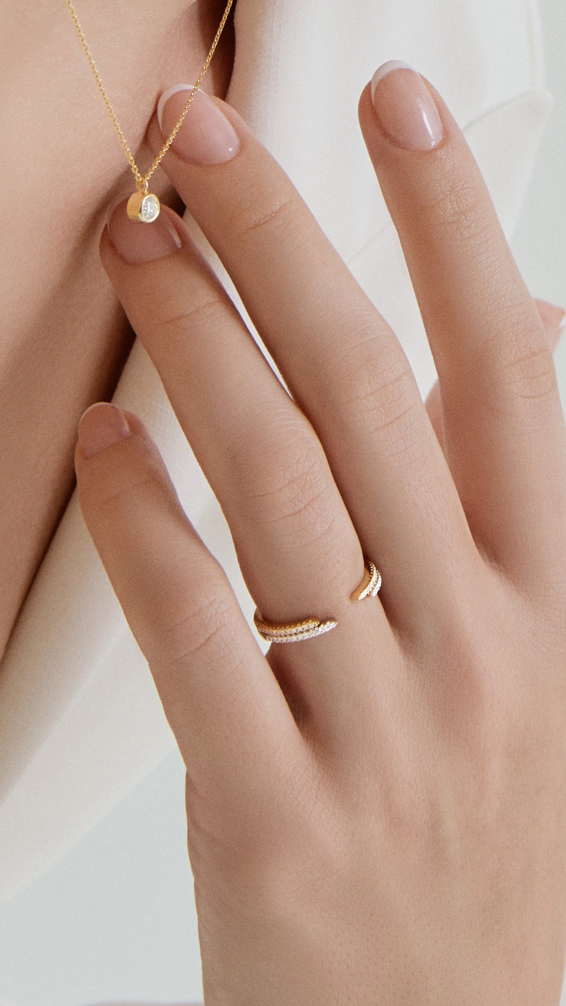 Petite Claw Ring