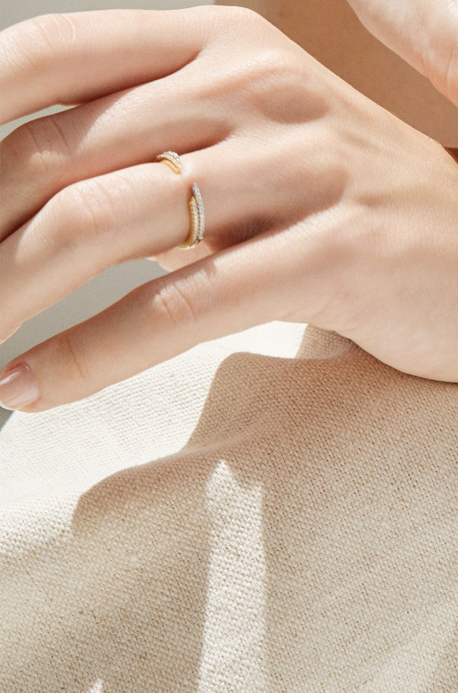 Petite Claw Ring